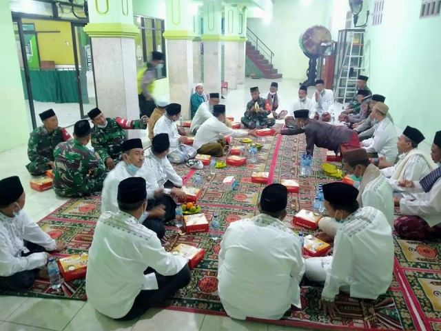 Safari Ramadhan Koramil 0817/01, Polsek bersama Pemerintah Kecamatan Driyorejo.