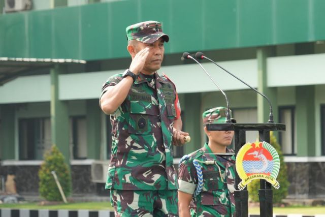 Danrem 084/BJ Memimpin Apel Gelar Pasukan Pengamanan VVIP Dalam Rangka Kunjungan Presiden RI