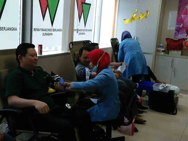 PT Rifan Financindo Berjangka Surabaya Gelar Donor Darah 