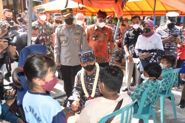 TNI AL Koarmada II Kembali Berikan Bantuan Vaksinasi Maritim, 20.000 Masyarakat Nganjuk Jadi Target