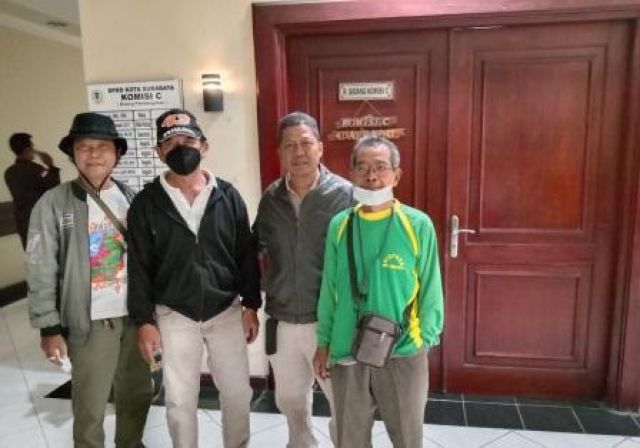 Dinilai Tak Diperhatikan Pemkot Surabaya, Para Sopir LYN Datangi DPRD 