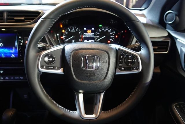 Ini Alasan Setir Mobil Bentuk Bulat, Simak Sejarahnya!