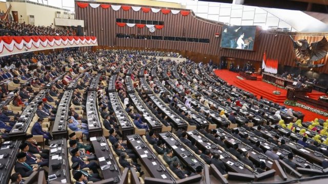 Viral! Rakyatnya Kejang Pejabatnya Goyang