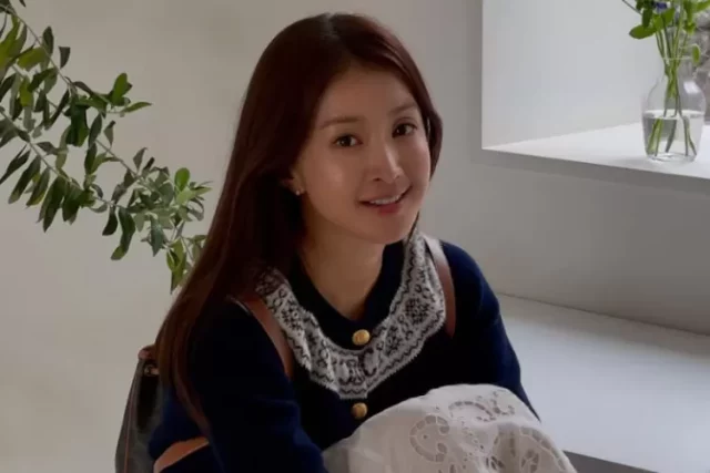 Netizen Kecam dan Minta Permintaan Maaf Lee Si Young