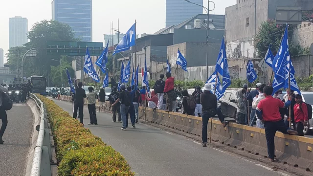 DPR RI Trending: Demo Massal Ricuh