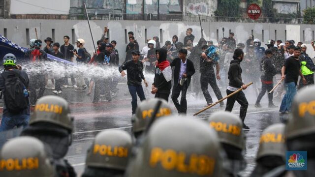 Viral Demo 25 Agustus Guncang Indonesia