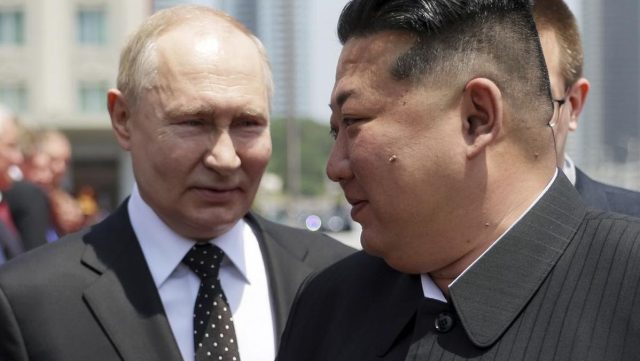 Putin Telepon Kim Jong Un Jelang KTT Alaska dengan Trump