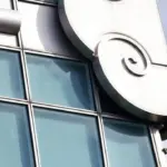 Alex Honnold Pecahkan Rekor: Panjat Taipei 101 Tanpa Tali, Aksi Ekstrem Tayang Eksklusif di Netflix