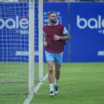 Bojan Hodak Ungkap Alasan Tak Bawa Layvin Kurzawa dan Dion Markx ke Laga Krusial Persib Kontra Persis Solo