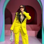 Gaya ‘Menyala’ Sania Santai: Padukan Karya Desainer Hartono Gan dengan Tas Mewah Alexander Wang