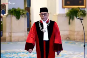 Adies Kadir Resmi Jabat Hakim MK, Mantan Ketua Mahkamah Konstitusi Kritik Etika Seleksi di DPR