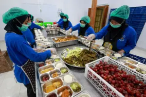 Anggaran Makan Bergizi Gratis 2026 Melonjak Jadi Rp 223,5 Triliun, Ekonom Soroti Potensi Distorsi Fiskal