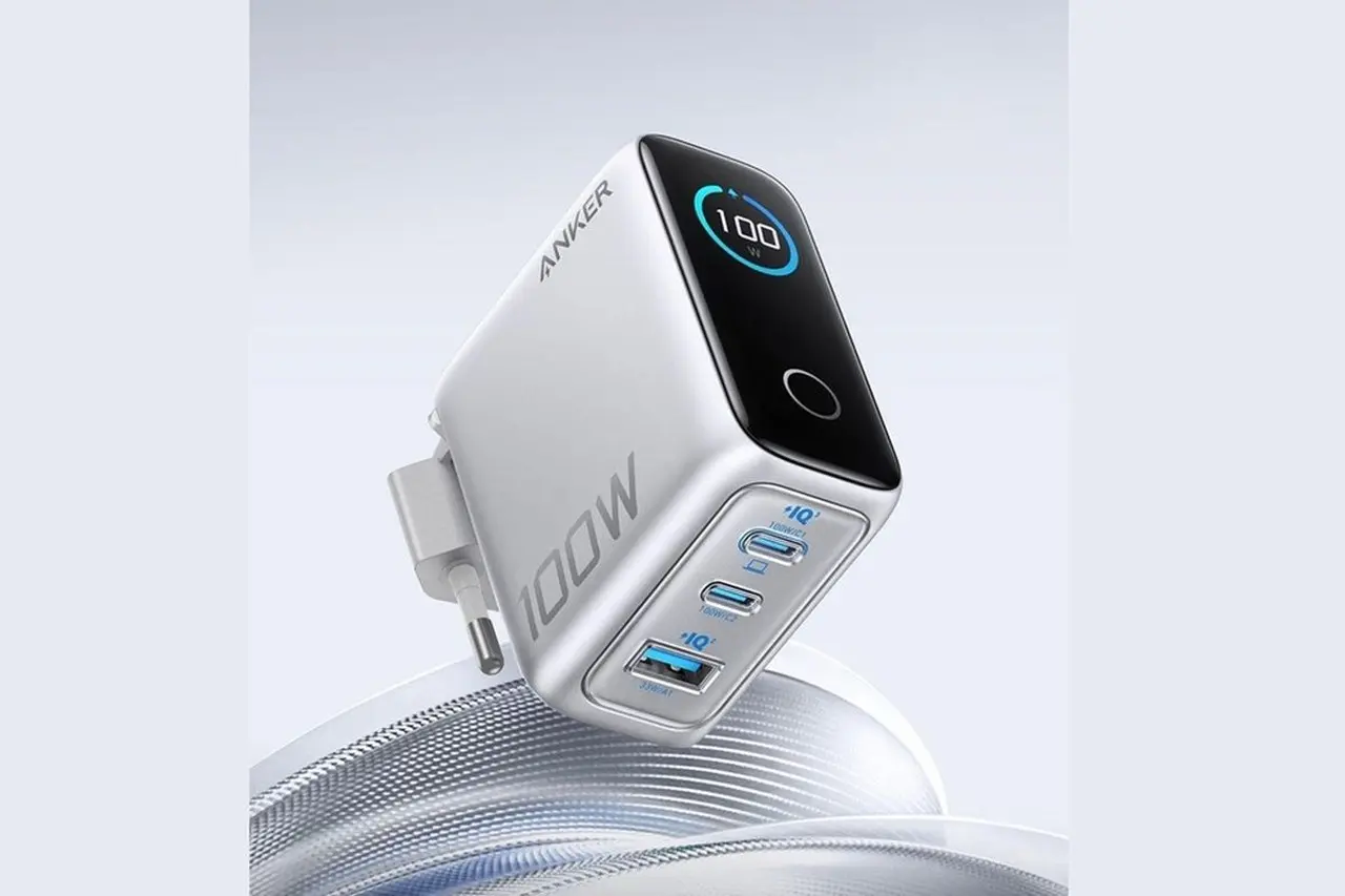 Anker Smart Display B121B Resmi Hadir, Charger 100 Watt yang Bisa Pantau Daya Lewat Layar Mungil