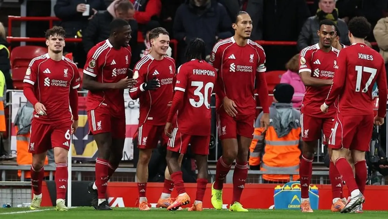 Arne Slot Tegaskan Liverpool Wajib Tampil Sempurna demi Amankan Tiket Liga Champions Musim Depan