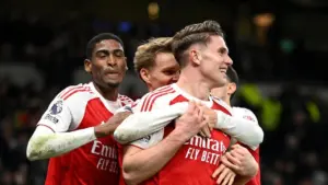 Arsenal Hancurkan Tottenham Hotspur 4-1, Ungkap Dominasi di Premier League dan Jaga Jarak Poin