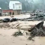 Banjir Bandang Terjang 6 Kecamatan di Tapanuli Tengah: Jembatan Darurat Hanyut Terbawa Arus