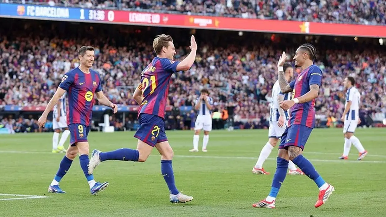 Barcelona Hajar Levante 3-0, Marc Bernal Buka Keran Gol dan Bawa Blaugrana Puncaki Liga Spanyol