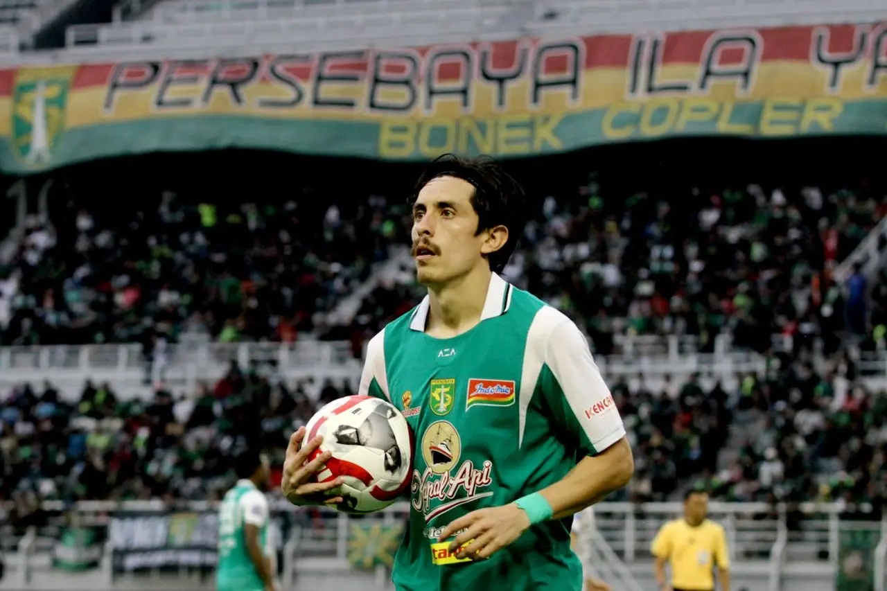 Bernardo Tavares Ungkap Kunci Kemenangan Persebaya Atas Bali United Lewat Taktik Ofensif Terukur