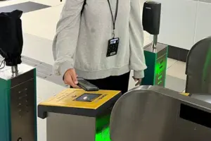 BI Ungkap Kendala QRIS Tap di iPhone, Lobi Apple Pusat untuk Buka Akses NFC Demi Kemudahan Transaksi