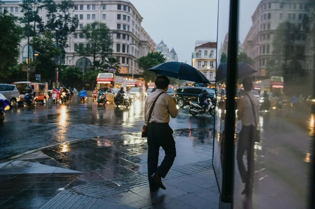 BMKG Umumkan Daftar Wilayah Berpotensi Hujan Lebat dan Angin Kencang Periode 6-7 Februari 2026