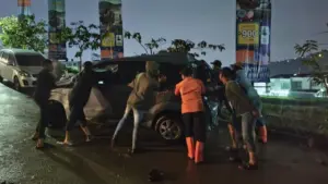 BNPB Ungkap Penyebab Banjir Bojong Koneng Bogor yang Membawa Material Batu dan Hanyutkan Mobil