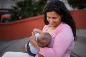 BRIN Catat 58,1% Bayi Tak Terima ASI Eksklusif: Pendidikan Ibu dan Praktik Prelakteal Jadi Kunci