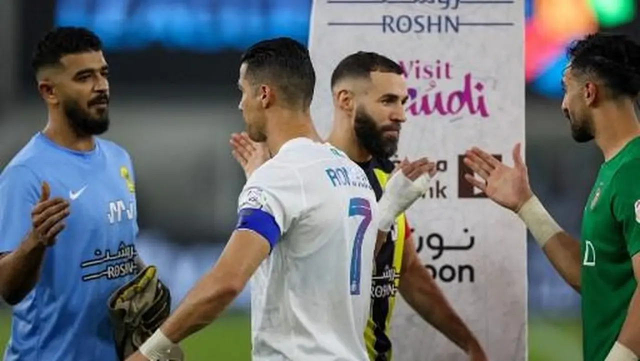 Cristiano Ronaldo Kembali Perkuat Al Nassr Usai Isu Mogok Main dan Sindiran Karim Benzema Soal Trofi