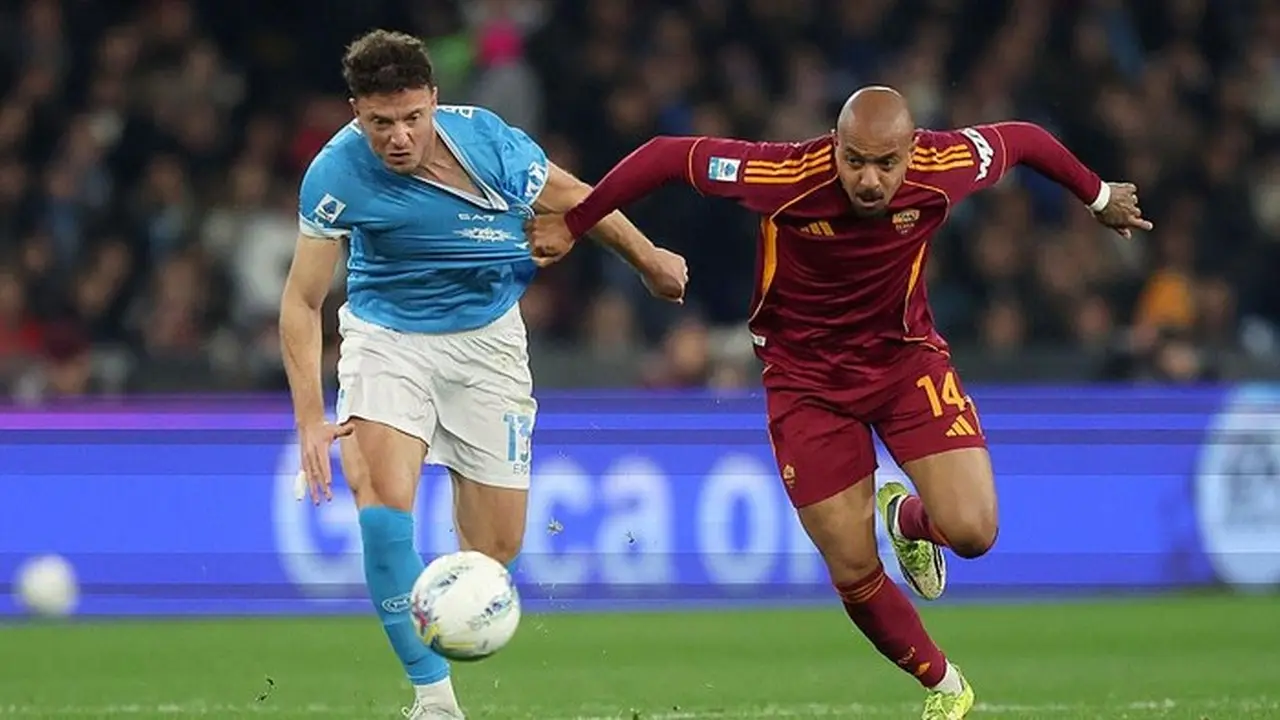 Donyell Malen Cetak Brace, AS Roma Tahan Imbang Napoli 2-2 dan Geser Posisi Juventus di Klasemen Donyell Malen Cetak Brace, AS Roma Tahan Imbang Napoli 2-2 dan Geser Posisi Juventus di Klasemen
