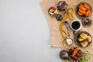 Fikih Tegaskan Berbuka Puasa Wajib Ikuti Waktu Maghrib Lokal, Hindari Risiko Batal Puasa dengan Adzan Wilayah Lain