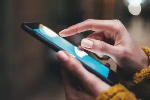 Gugatan Penghangusan Kuota Internet Memanas: MK Didesak Tegaskan Kedaulatan Digital dan Hak Milik Konsumen