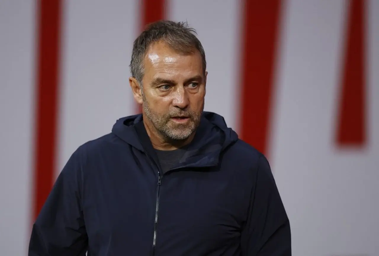 Hansi Flick Tegaskan Tak Ejek Real Madrid Usai Komentari Kekalahan Sang Rival di Copa Del Rey