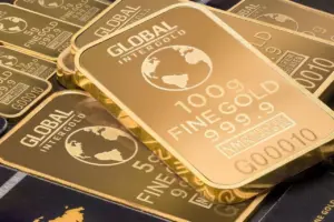 Harga Emas Dunia Kembali ke Level 5.000 Dollar AS Usai Data Inflasi Amerika Serikat Melandai