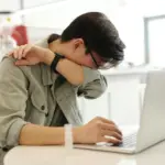 Hukum Menelan Ingus atau Dahak saat Puasa: Mazhab Syafi’i Jelaskan Kondisi yang Membatalkan