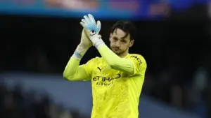 James Trafford Buktikan Kualitas di Bawah Mistar Manchester City Meski Jarang Mendapat Menit Bermain