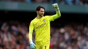 James Trafford Ungkap Realita Menjadi Kiper Pelapis Gianluigi Donnarumma di Skuad Manchester City