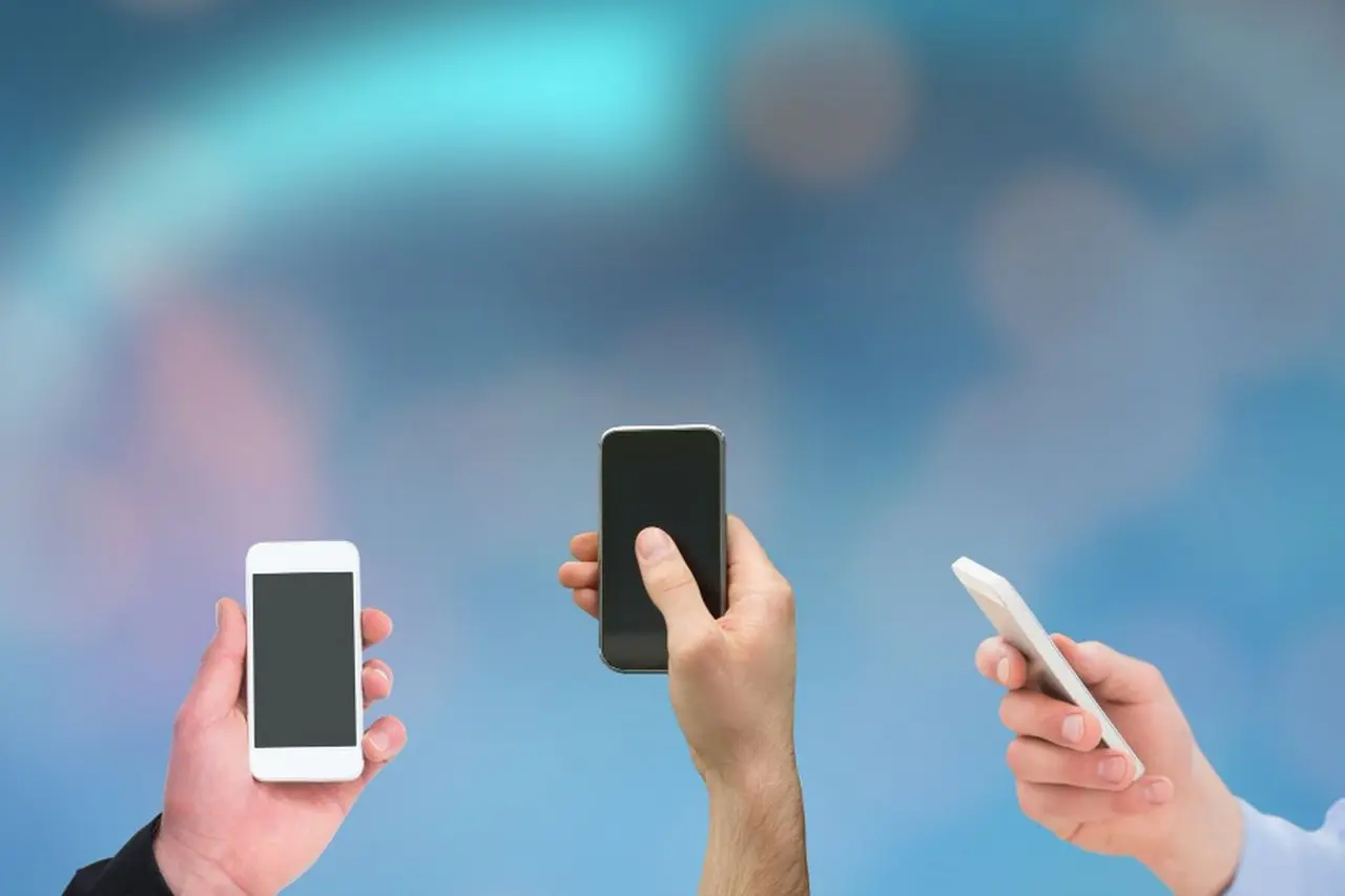 Jelajahi Evolusi Aksesori Ponsel Android: Dari Modular LG G5 hingga S Pen Samsung yang Jadi Standar Baru