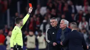 Jose Mourinho Tuding Wasit Bantu Real Madrid Usai Diusir dalam Laga Playoff Liga Champions