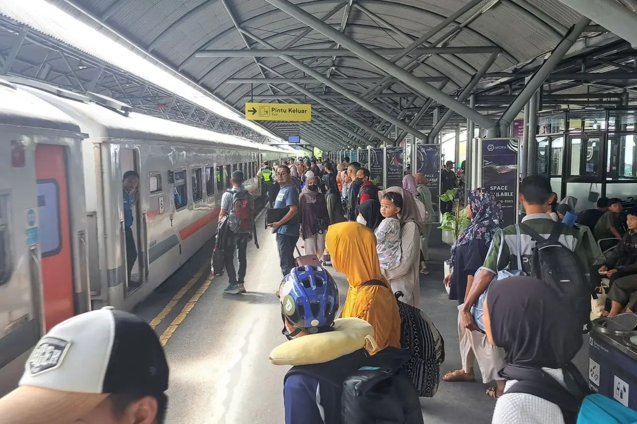 KAI Daop 1 Jakarta Catat Rekor Penumpang Arus Balik Imlek 2026, Stasiun Gambir Jadi yang Terpadat KAI Daop 1 Jakarta Catat Rekor Penumpang Arus Balik Imlek 2026, Stasiun Gambir Jadi yang Terpadat