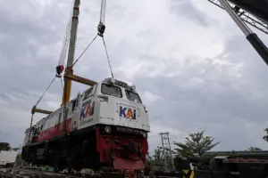 KAI Logistik Perkuat Kesiapan Angkutan Lebaran 2026, Distribusikan 12 Lokomotif Tipe CC 206 ke Pulau Jawa