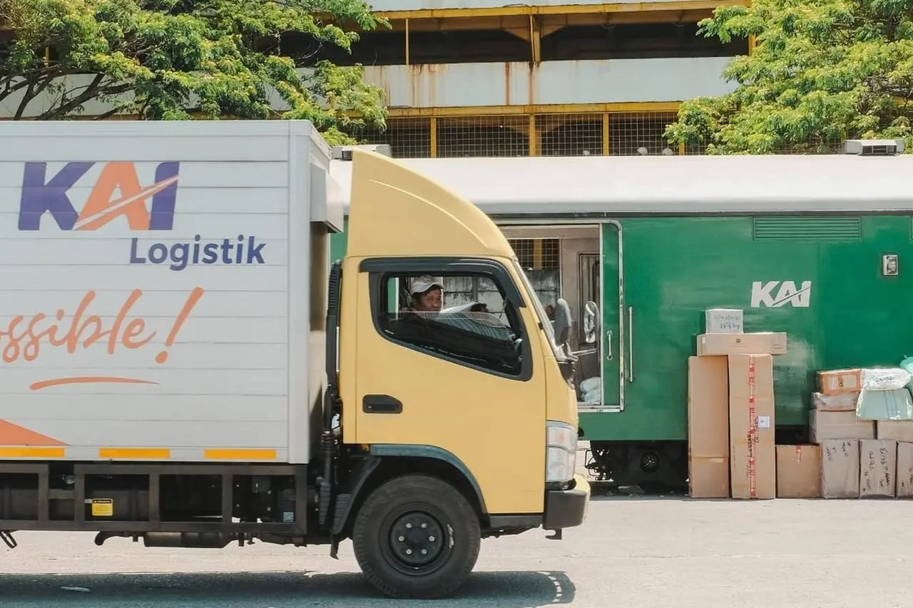 KAI Logistik Ungkap Yogyakarta dan Solo Jadi Tujuan Utama Distribusi Barang Libur Imlek 2026 KAI Logistik Ungkap Yogyakarta dan Solo Jadi Tujuan Utama Distribusi Barang Libur Imlek 2026