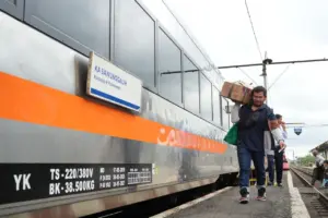 KAI Rilis Data Penjualan Tiket Lebaran 2026: 1,3 Juta Kursi Ludes, Stasiun Pasarsenen Terpadat