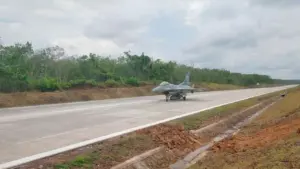 Kemhan Gandeng Kementerian PU Desain Jalan Tol Jadi Landasan Darurat Pesawat Tempur TNI AU