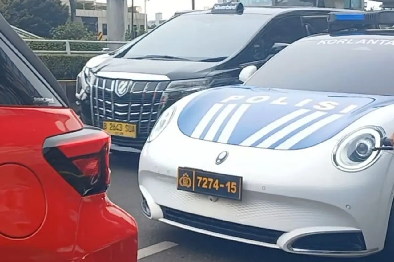 Kepolisian RI Resmi Gunakan 20 Unit Mobil Listrik GWM Ora 07 untuk Operasional Patroli Dinas