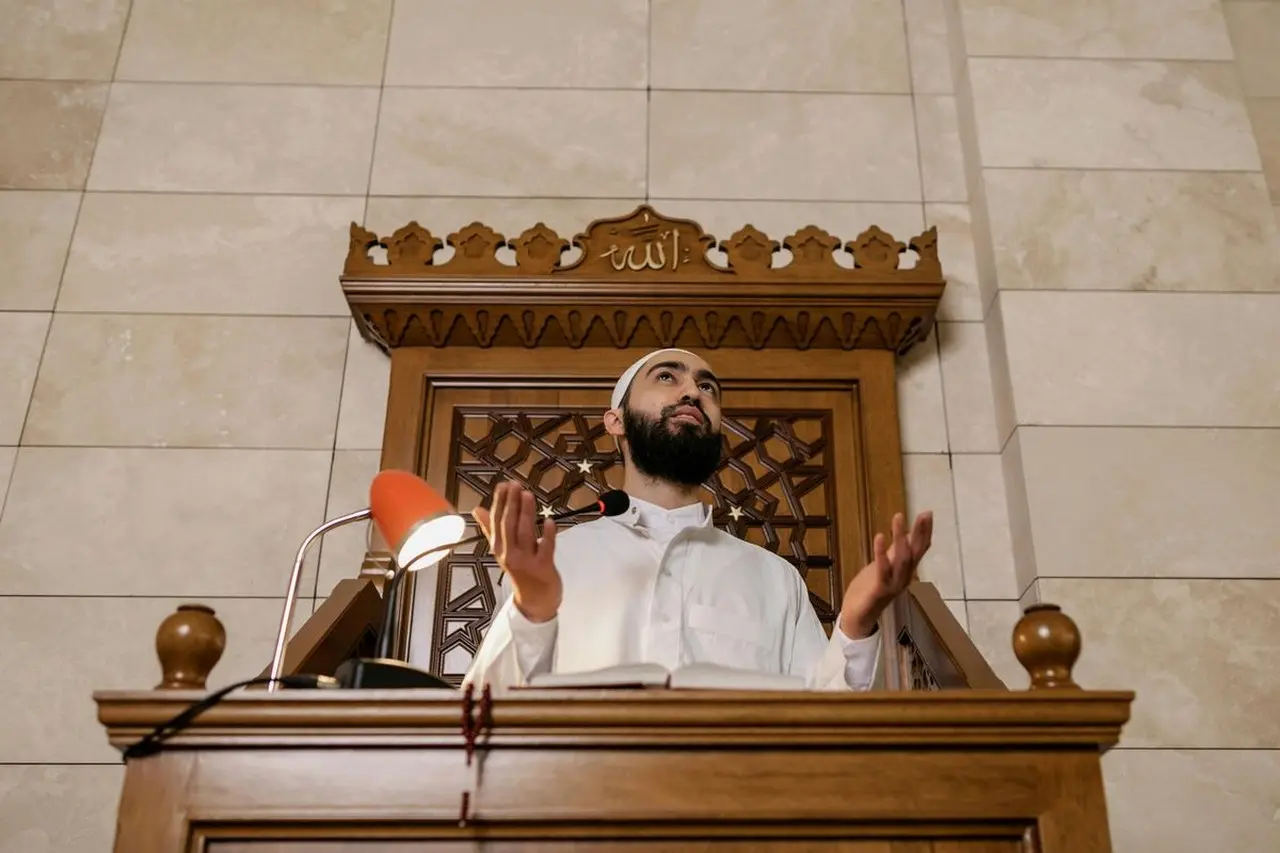 KH Ahmad Saifuddin HAS: Masyarakat Madani Berawal dari Keluarga, Masjid, dan Pemimpin Berintegritas KH Ahmad Saifuddin HAS: Masyarakat Madani Berawal dari Keluarga, Masjid, dan Pemimpin Berintegritas