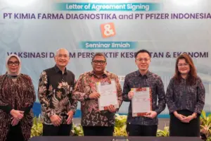 Kimia Farma Diagnostika dan Pfizer Indonesia Teken Kerja Sama Perkuat Akses Vaksinasi Pneumonia Nasional