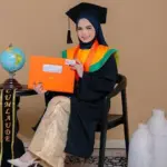 Kisah Inspiratif Munairah: Berjuang Biayai Kuliah dengan Freelance, Akhirnya Raih Cumlaude di Unja