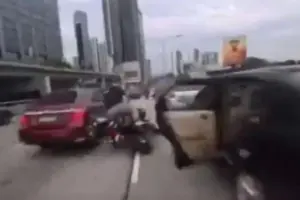 Kronologi Kecelakaan Enam Kendaraan di Malaysia yang Melibatkan WNI Akibat Balita Buka Pintu Mobil