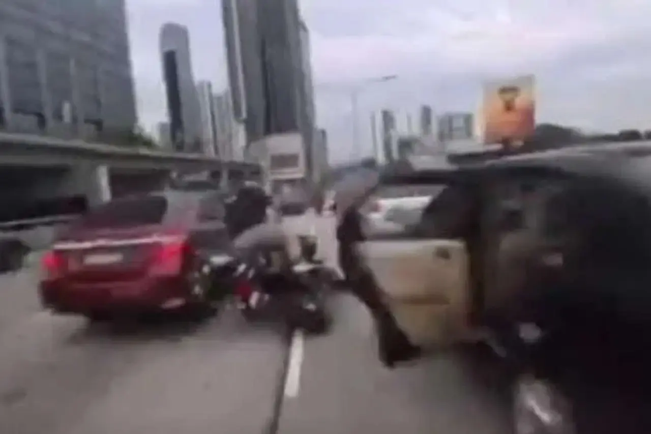 Kronologi Kecelakaan Enam Kendaraan di Malaysia yang Melibatkan WNI Akibat Balita Buka Pintu Mobil