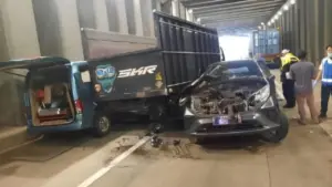 Kronologi Tabrakan Beruntun 7 Kendaraan di Underpass Jagorawi, Dipicu Truk Trailer Kecepatan Tinggi
