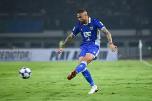 Layvin Kurzawa Catat Debut di Super League 2025-2026, Persib Bandung Hancurkan Madura United 5-0